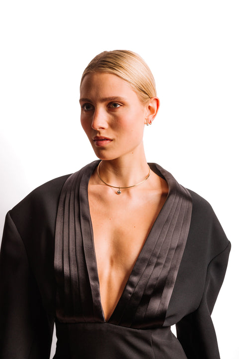 Round Pendant on Wire Choker