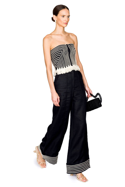 Escuchas Embroidered Top