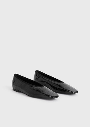 Minimalist Croco-Embossed Flats