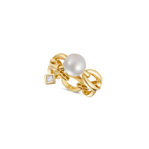 Close-up view of the Catena Petite Pearl and Diamond Ring, emphasizing the details of it.